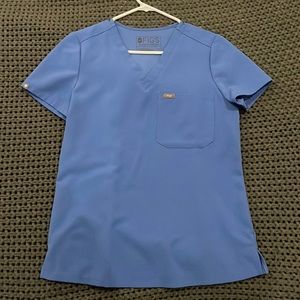 Wear Figs Catarina One Pocket Scrub Top